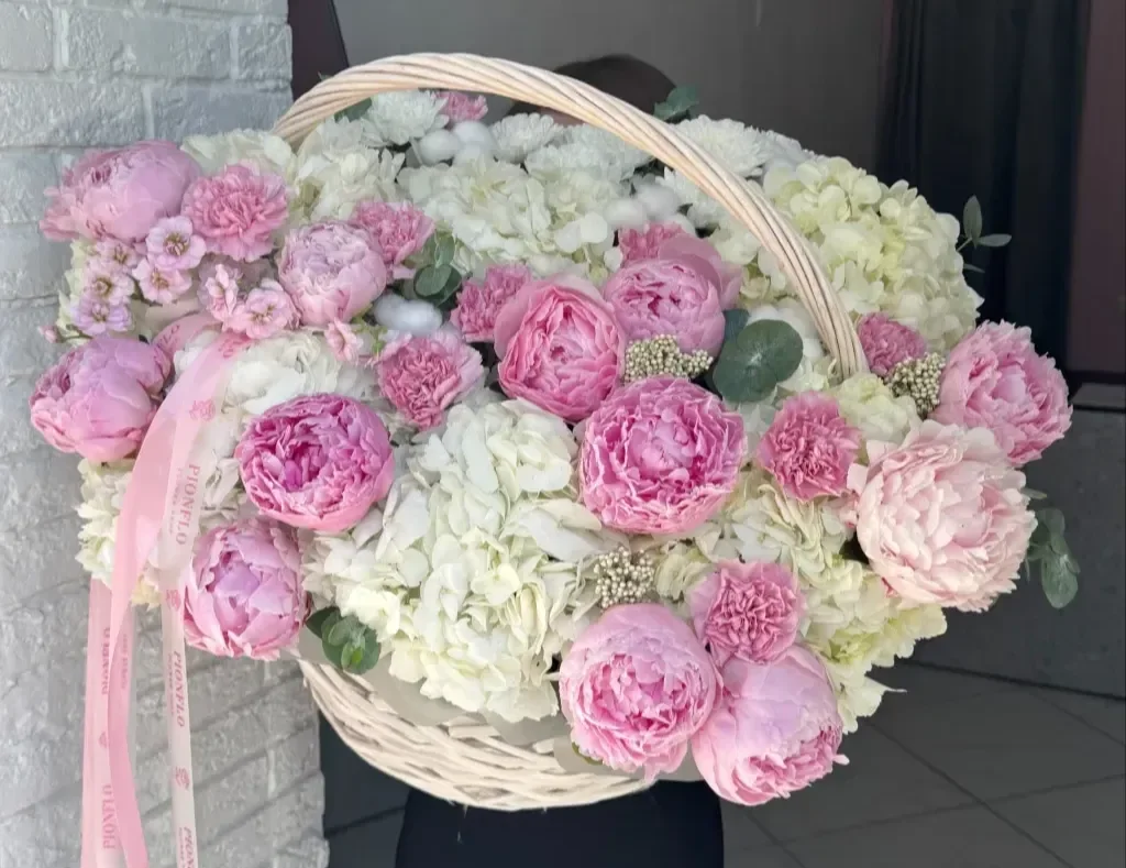 WOW - букеты!                                                                Корзина 22.220 руб.