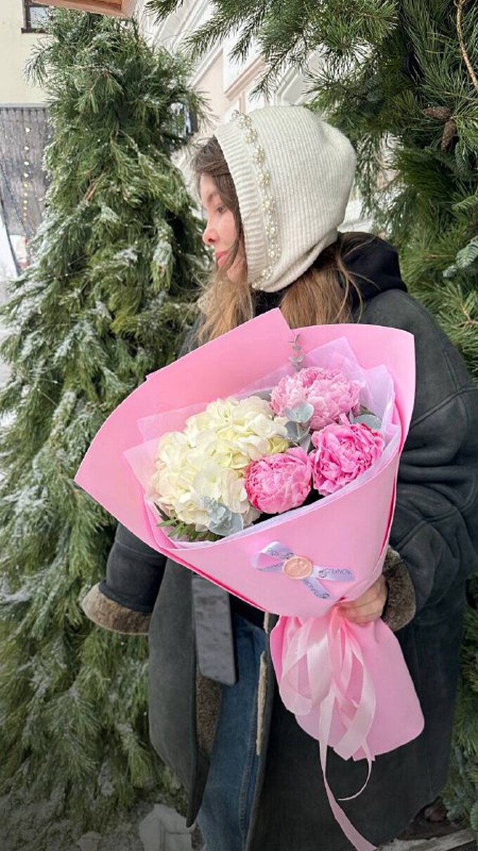  Чудесный букет с пионами