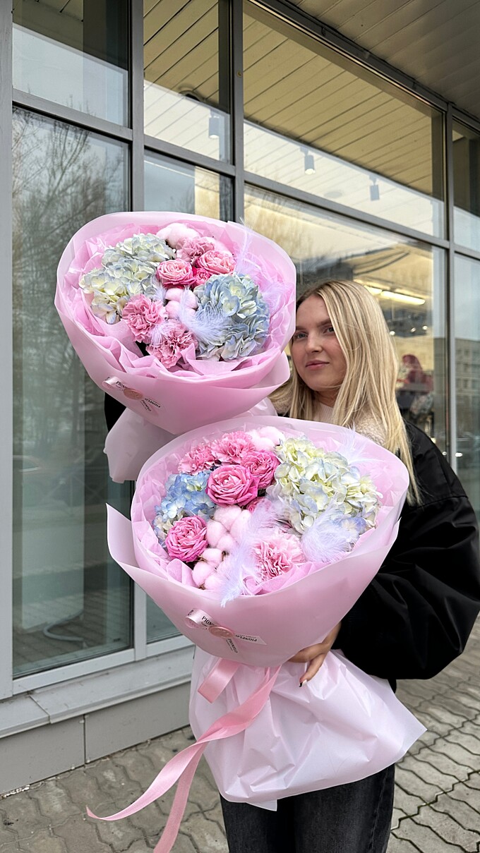  Гортензии и кустовые розы