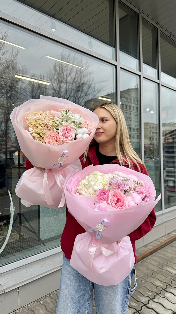  Гортензии и розы