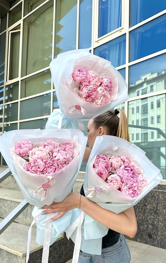  Клубничные пионы