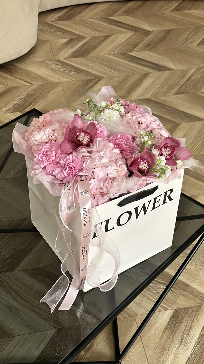  Композиция, которая будет радовать маму от PIONFLO