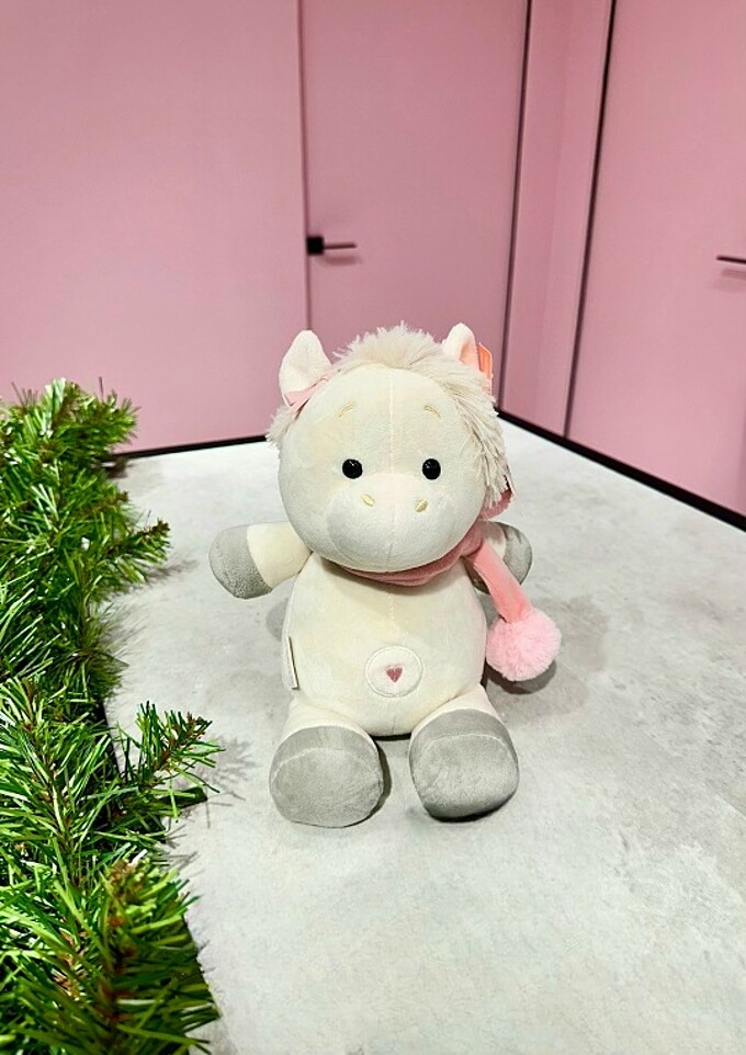  Лошадка Ами с шарфом