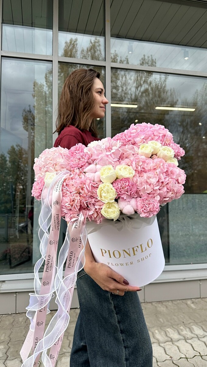  Нежная коробка цветов