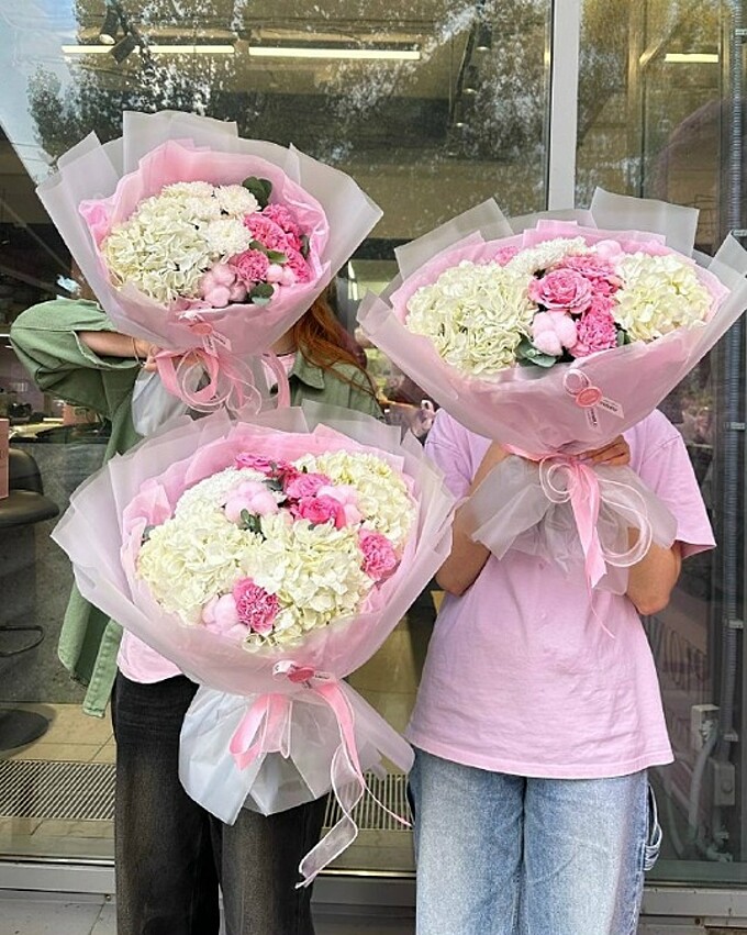  Нежные близняшки