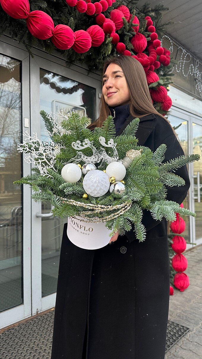  Новогодняя композиция с оленями от PIONFLO