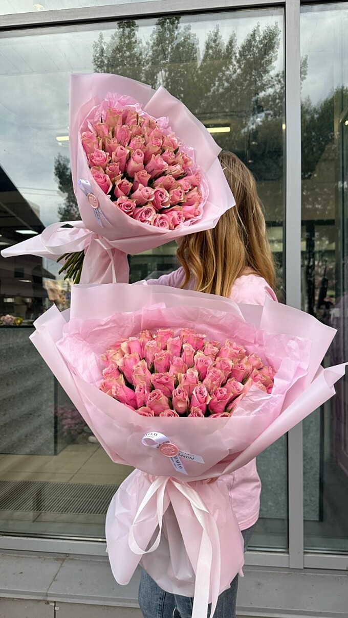  Розовые розы