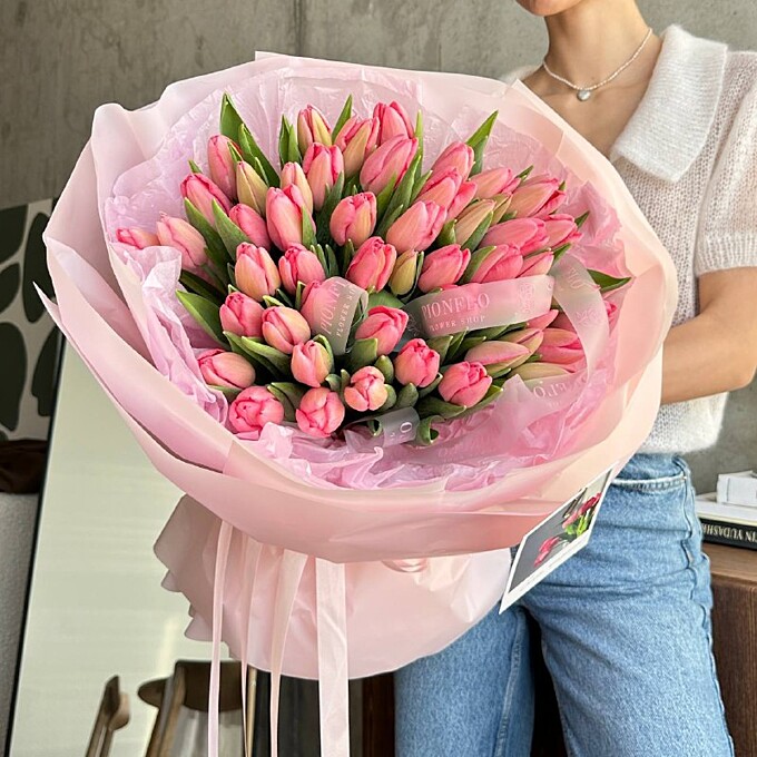  Розовые тюльпаны к 8 марта