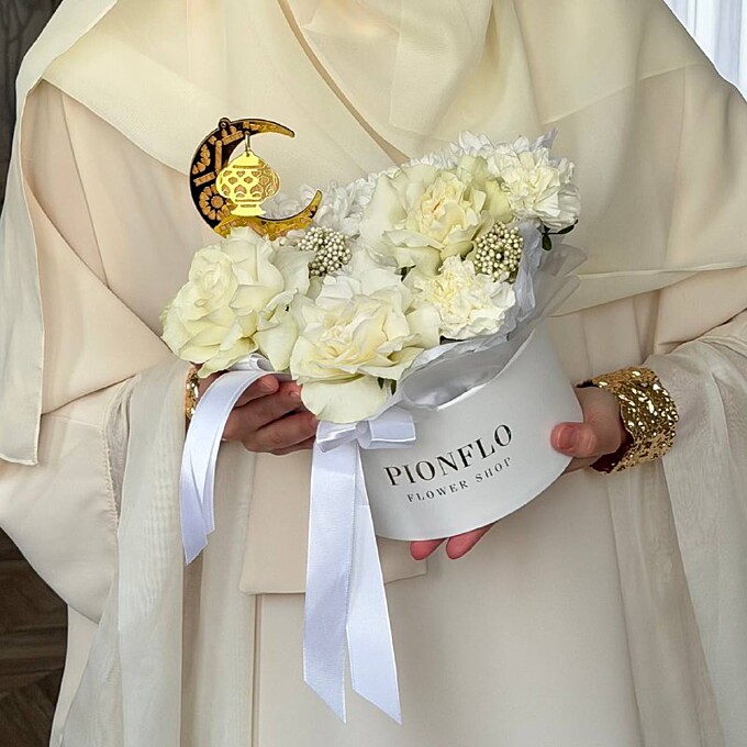  С полумесяцем