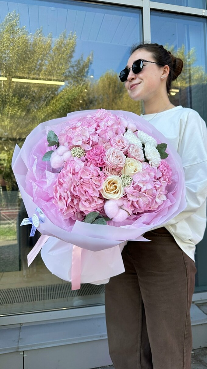  Сборный нежный букет