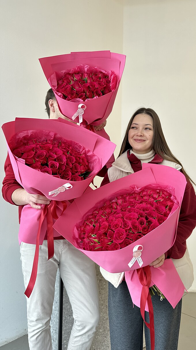  Букет  Шикарные букеты с малиновой кенией от PIONFLO