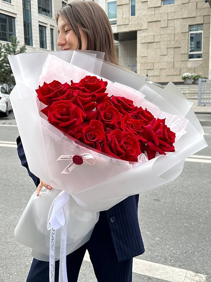  Шикарные красные розы