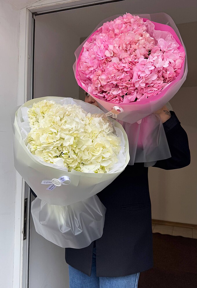  Воздушные  букеты с гортензиями от PIONFLO