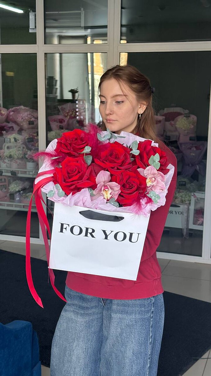  Яркая композиция для любимой