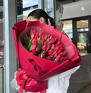 51 яркий тюльпан