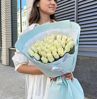 Белоснежные розы