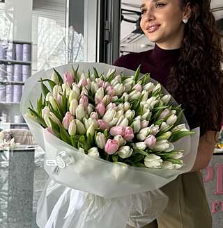 Букет из 75 тюльпанов