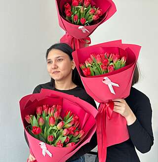 Букет красные тюльпаны