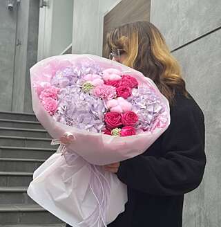 Букет в стиле PIONFLO