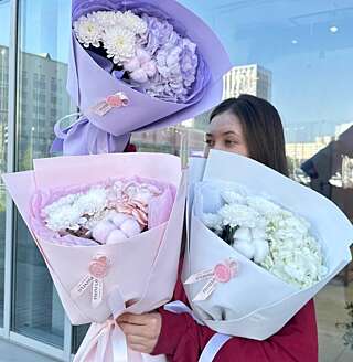 Гортензии и хризантемы