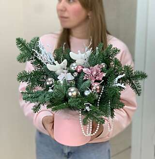 Композиция из голубой ели