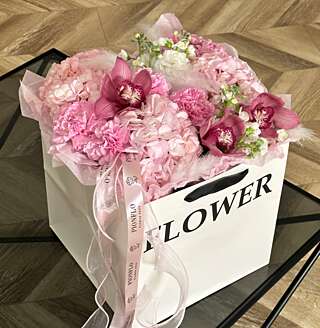 Композиция, которая будет радовать маму