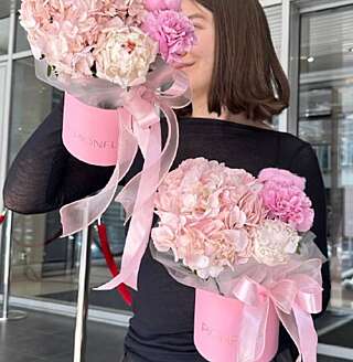 Композиция с пионом