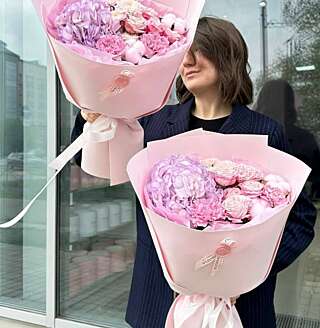 Кустовые розы и Гортензии