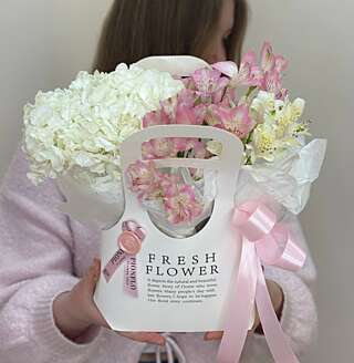 Легкая цветочная сумка