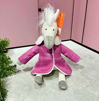 Лошадка Любава в дубленке