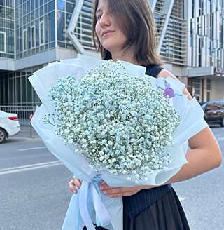 Небесный букет с гипсофилой