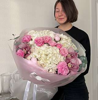 Очаровательный букет для нее от PIONFLO