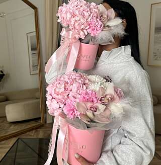 Розовые коробочки ко дню матери