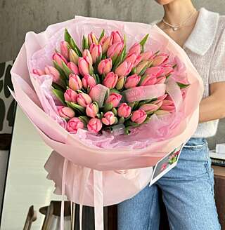 Розовые тюльпаны к 8 марта