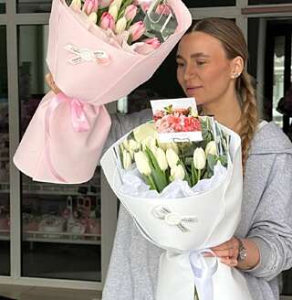 Сестрички с тюльпанами