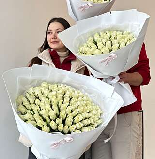 Шикарные букеты с белой кенией от PIONFLO