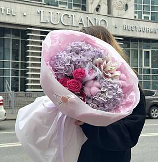 Сиреневый букет в стиле PIONFLO