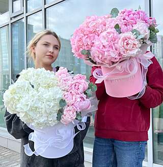 Воздушные коробки с пионами