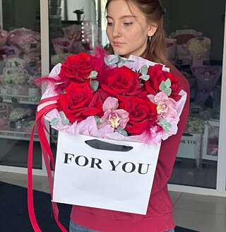 Яркая композиция для любимой