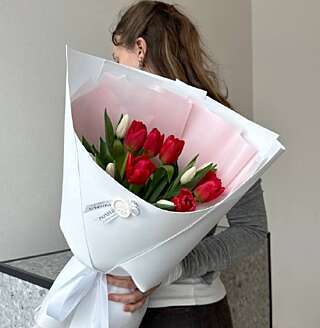 Яркие тюльпаны на 8 марта!