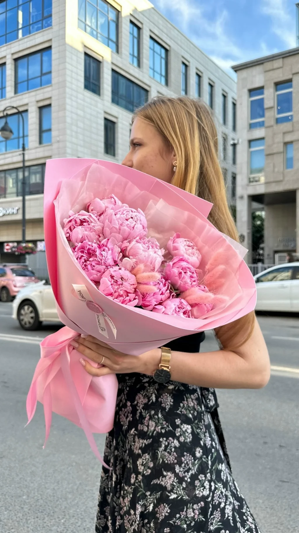 Клубничные пионы