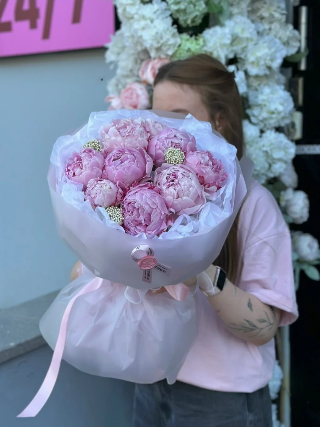 Розовые пионы