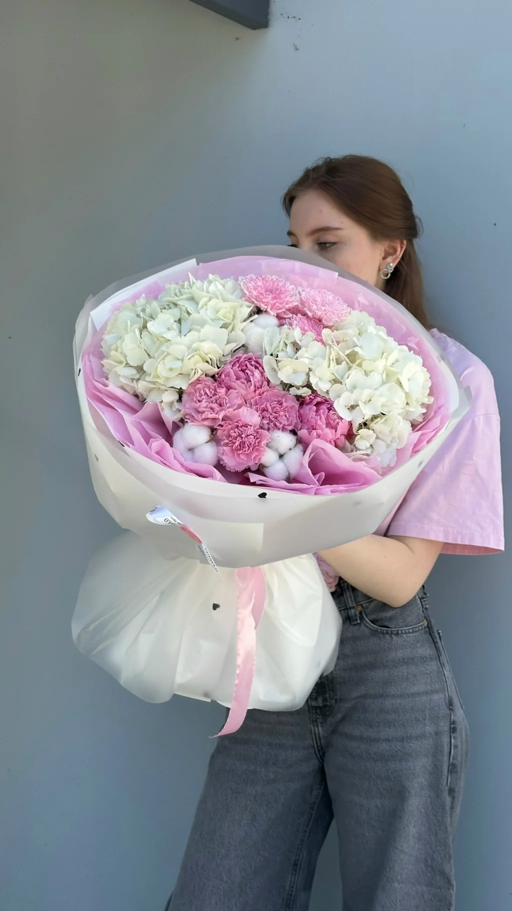 Очаровательный букет с пионами