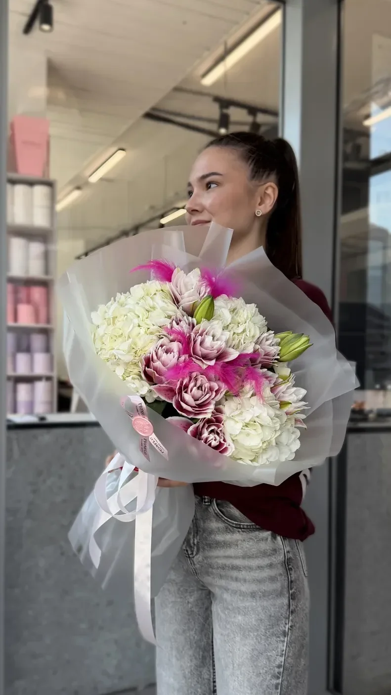 Яркая лилия от PIONFLO