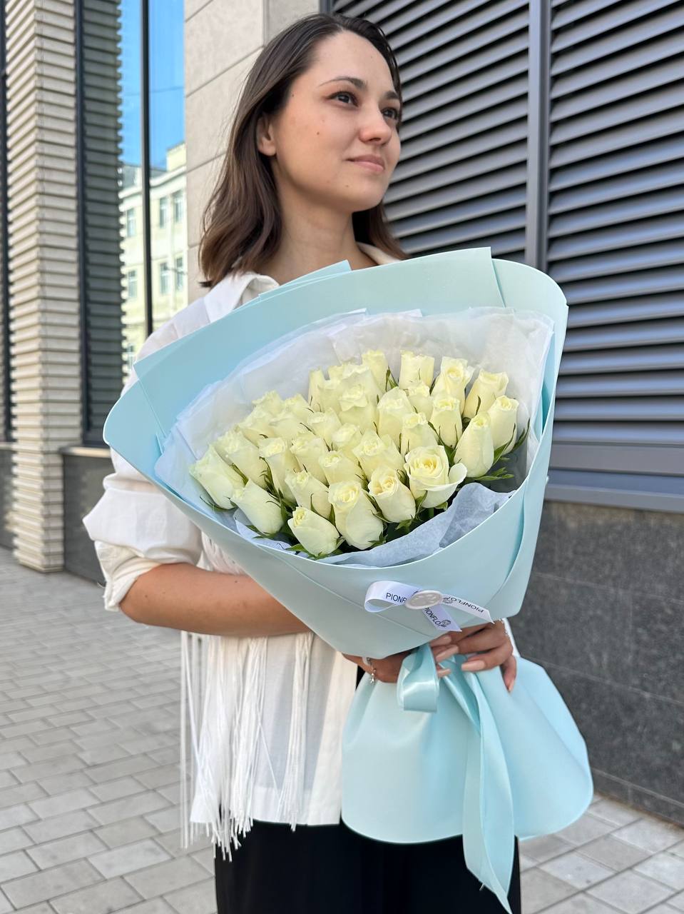 Белоснежные розы